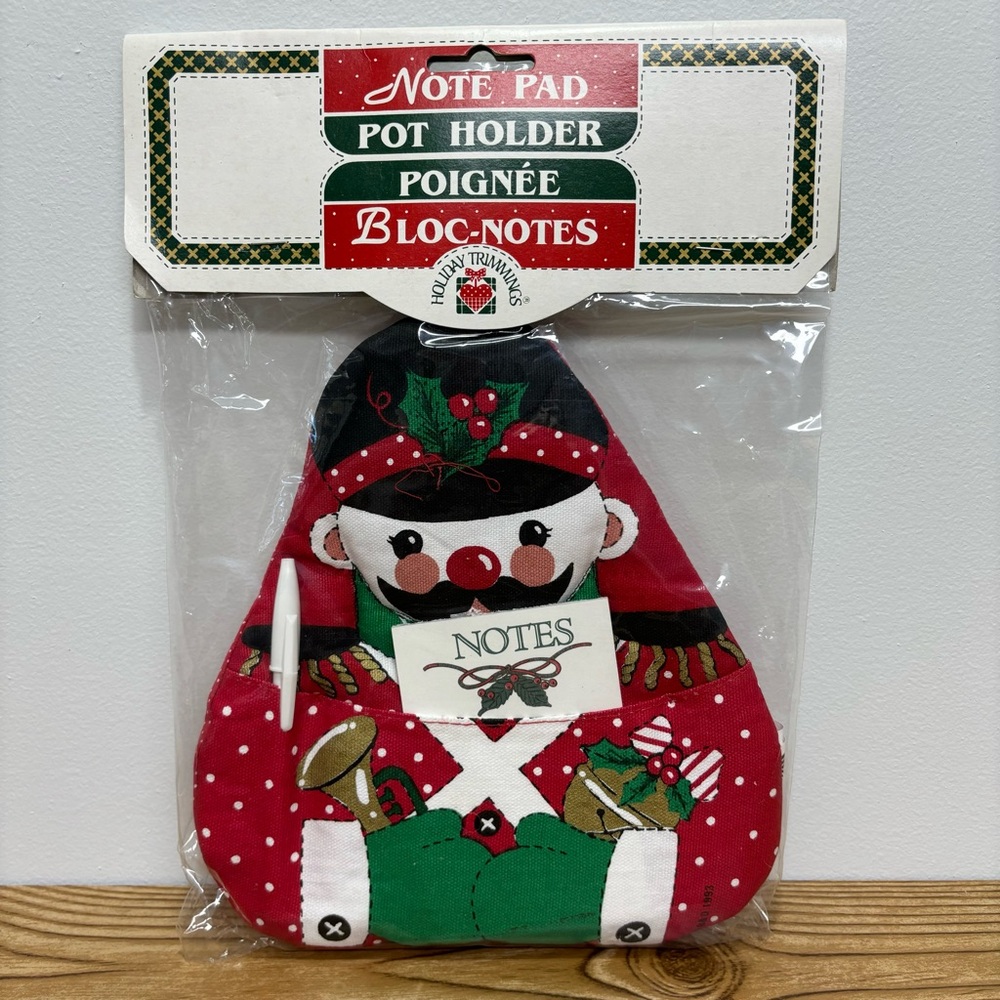 1993 Cambridge Holiday Trimmings Nutcracker Bear Note Pad Pot Holder
